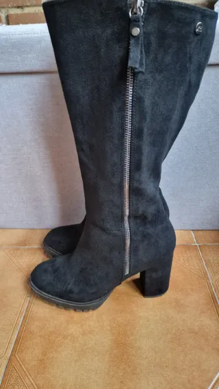 Botas negras de tacón