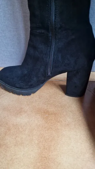 Botas negras de tacón