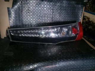 Pilotos Traseros Mitsubishi Grandis 2008