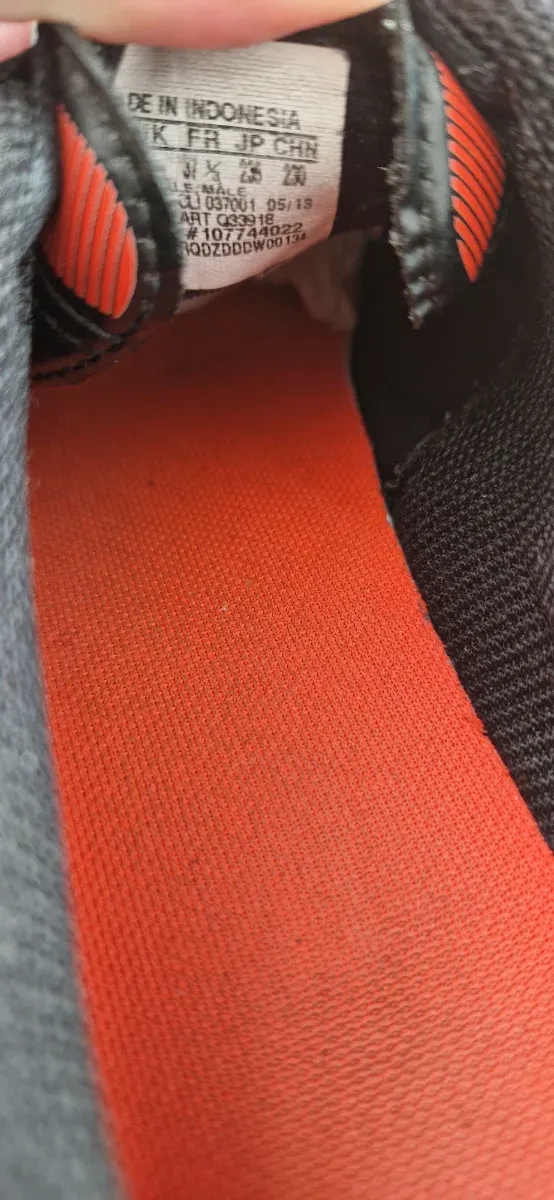 Lote 3 pares botas fútbol y zapatillas