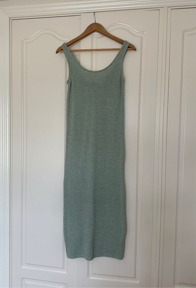 Vestido largo verde de punto ZARA