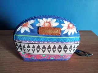 Conjunto 3 neceseres Desigual