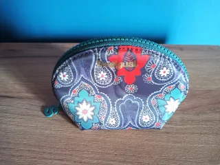 Conjunto 3 neceseres Desigual