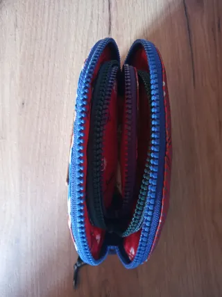 Conjunto 3 neceseres Desigual