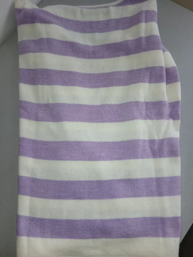 Jersey ONLY rayas lila y blanco Talla S