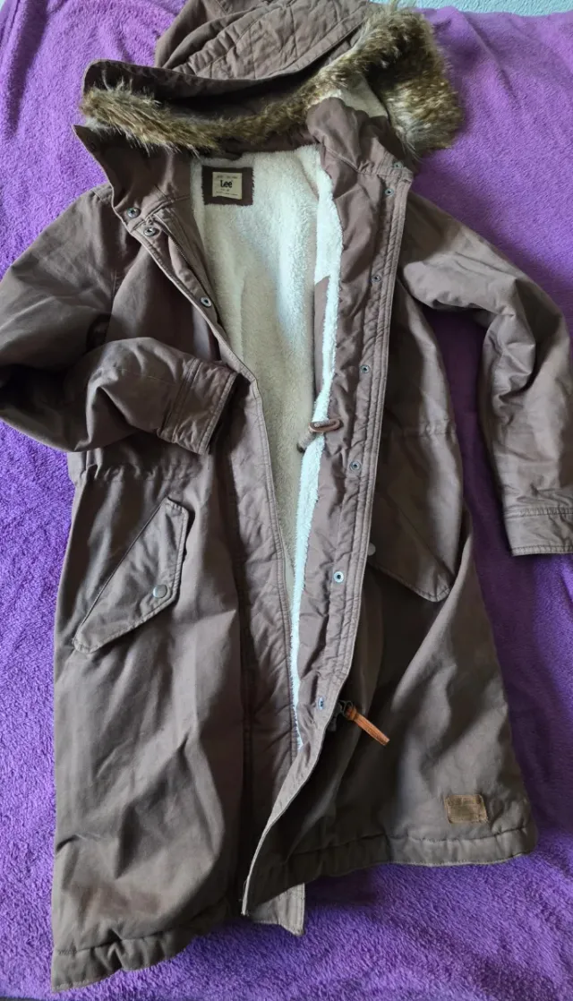 Parka Lee forrada borrego marrón