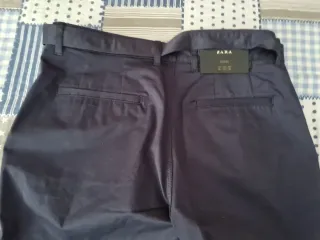 Pantalón Zara azul con cinturón Talla M