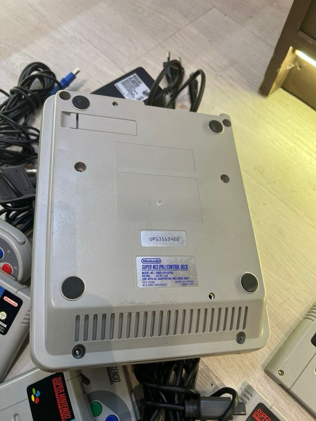 Consola Super Nintendo + 2 mandos y juegos