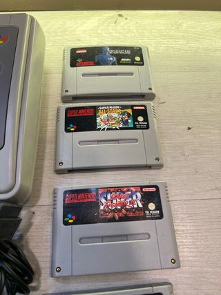 Consola Super Nintendo + 2 mandos y juegos