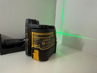 Nivel Láser DeWalt DW088CG Verde