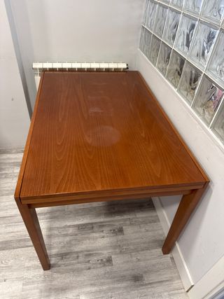 Mesa extensible de madera