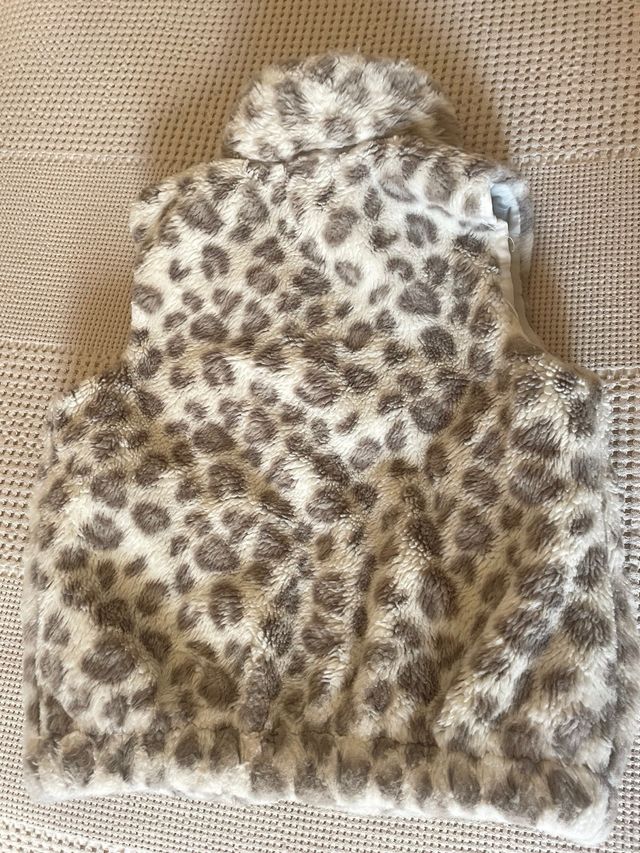 Chaleco de niña animal print con cremallera