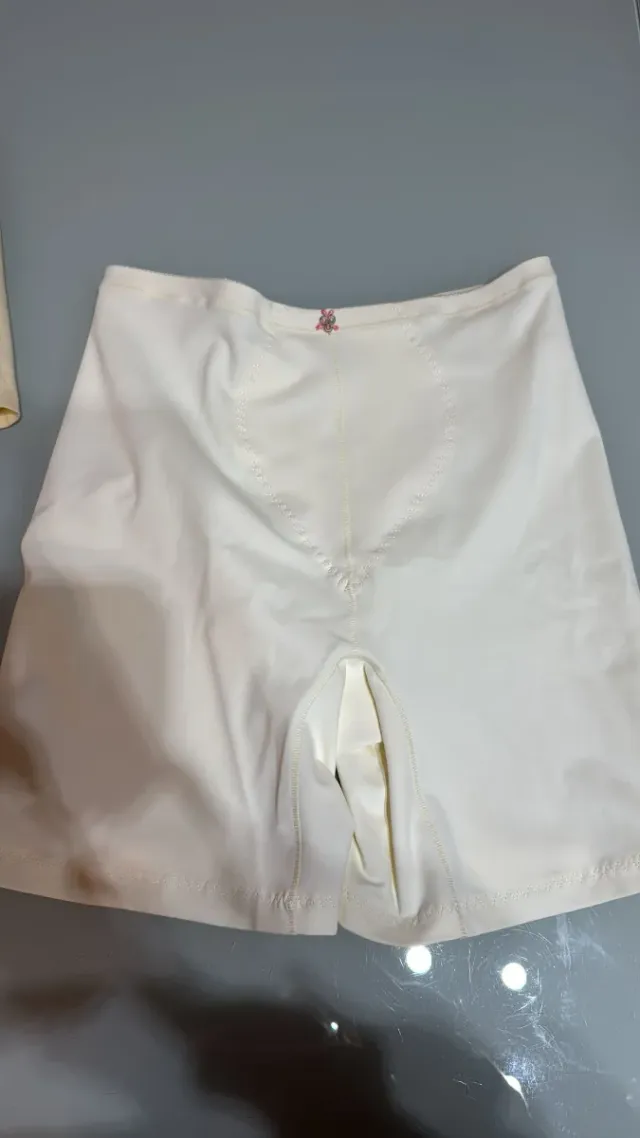 Faja moldeadora beige talla M! nueva