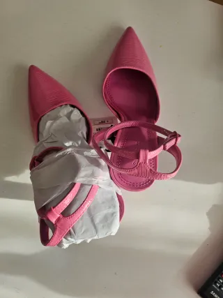 Zapatos de tacón rosa charol