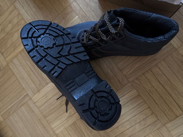 Botas de seguridad VASA  nuevas sin estrenar