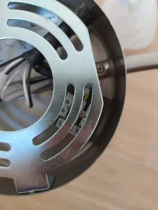 Lámpara de techo metálica plateada