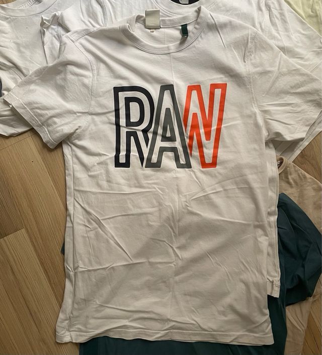 camisetas de varias marcas, Calvin Klein ,Raw, ...