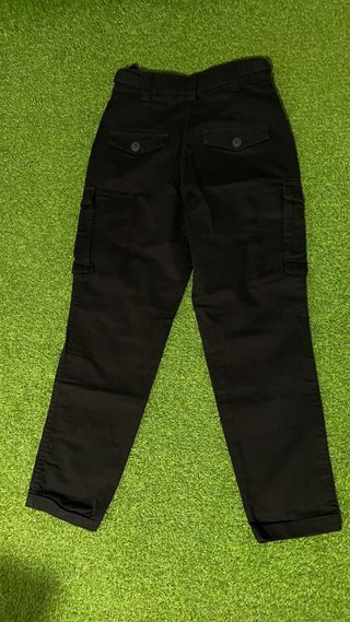 Pantalón cargo negro mujer