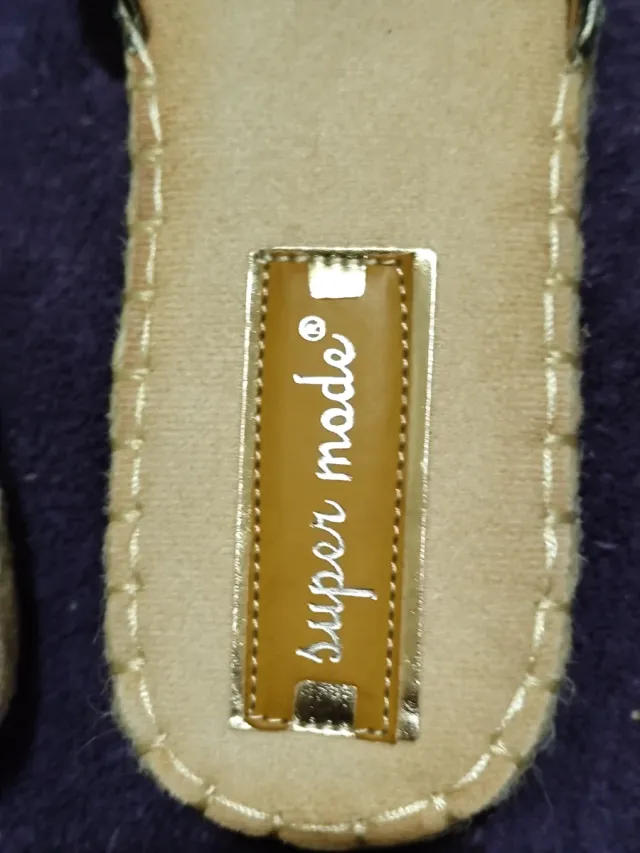 Zapatillas Super Mode Mujer Negro y Dorado