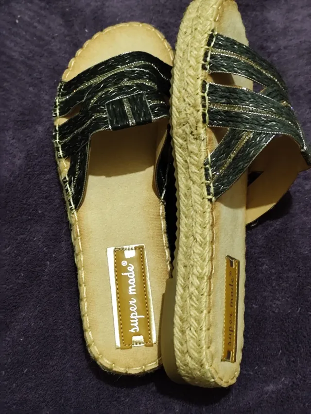 Zapatillas Super Mode Mujer Negro y Dorado