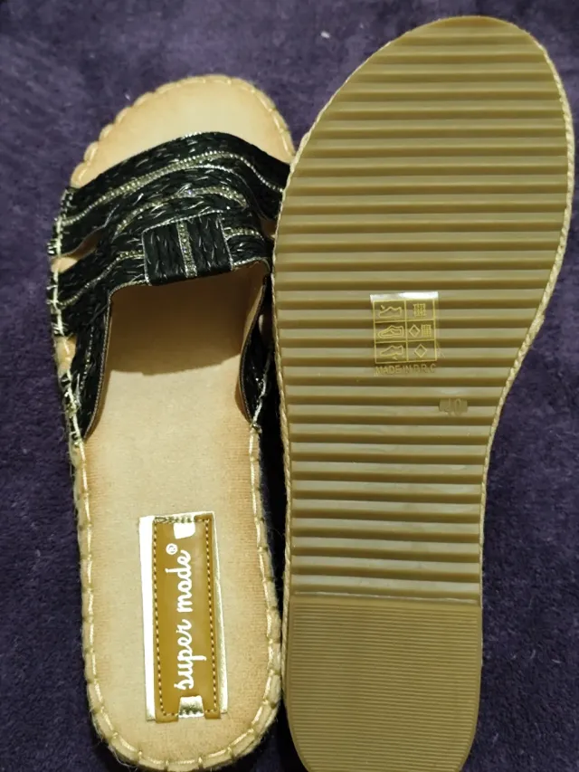 Zapatillas Super Mode Mujer Negro y Dorado