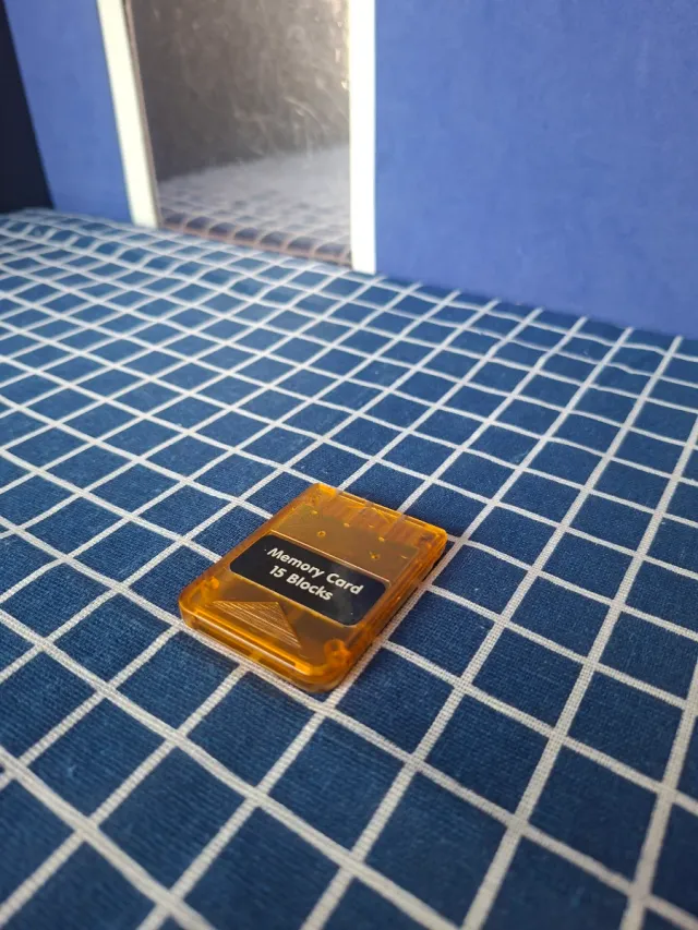 Cartão de memória PS1 amarelo transparente