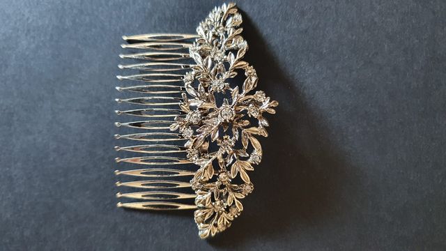 Peineta plateada 8cm con pedrería