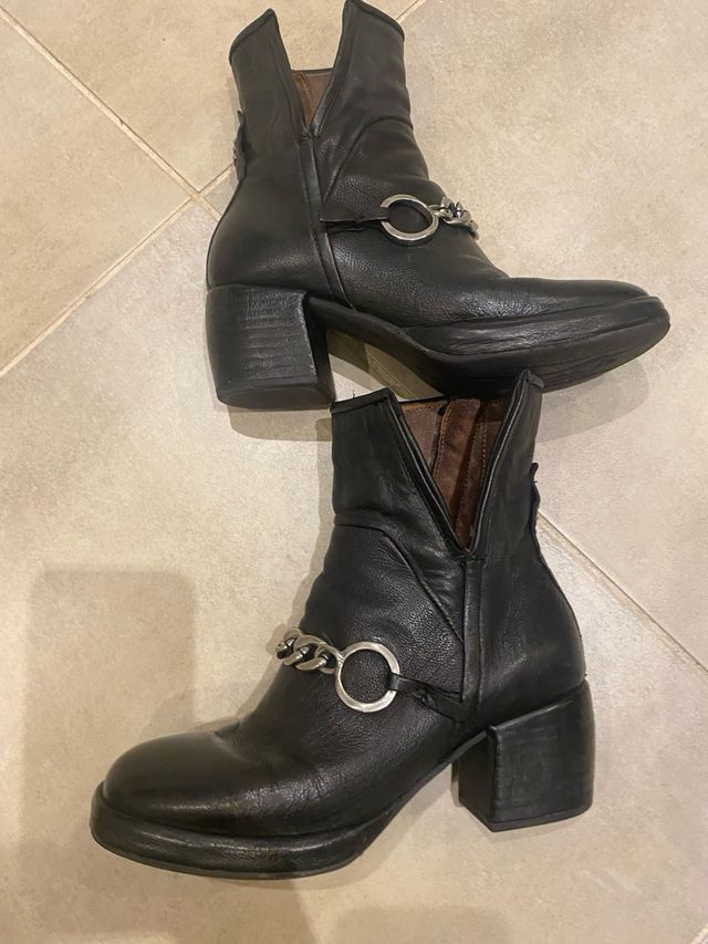 Botines A.S. 98 Negros con Cadena