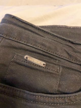 Pantalón vaquero negro