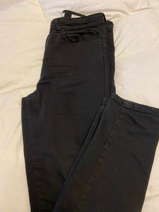 Pantalón vaquero negro