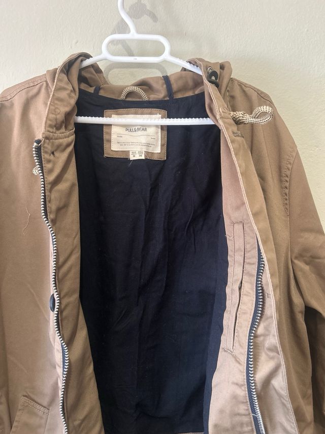 Chaqueta hombre marrón con capucha