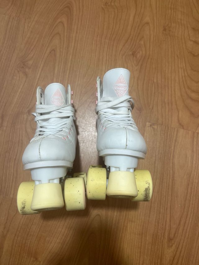 Patines Oxelo Talla 37 Blancos y Protecciones