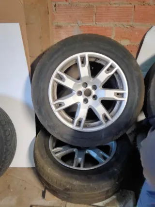 Llantas de aluminio 18" en buen estado.