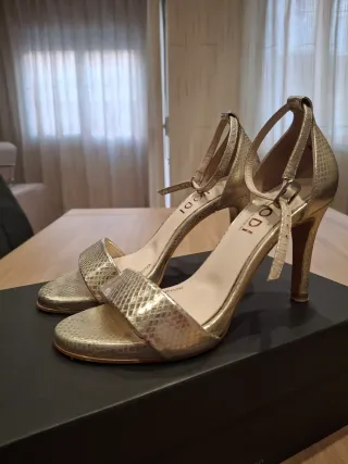 Zapatos de fiesta Lodi dorados