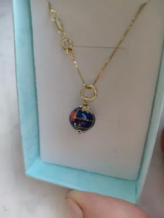 Collana con ciondolo mappamondo