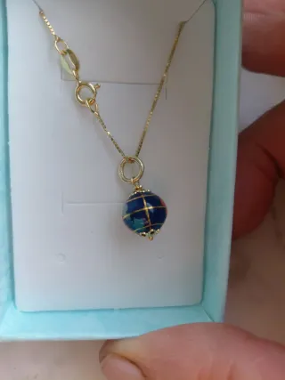 Collana con ciondolo mappamondo