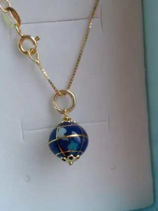 Collana con ciondolo mappamondo