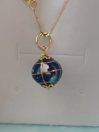 Collana con ciondolo mappamondo