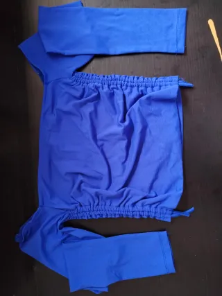 Top cuello barco azul manga larga