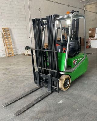 Carretilla elevadora eléctrica