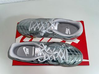 Zapatillas Nike Gato Lv8 Plata Negociable.