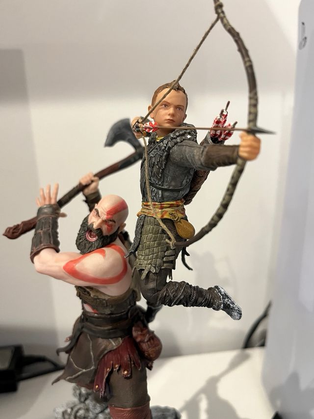Statuetta di Kratos e Atreus di Iron Studios