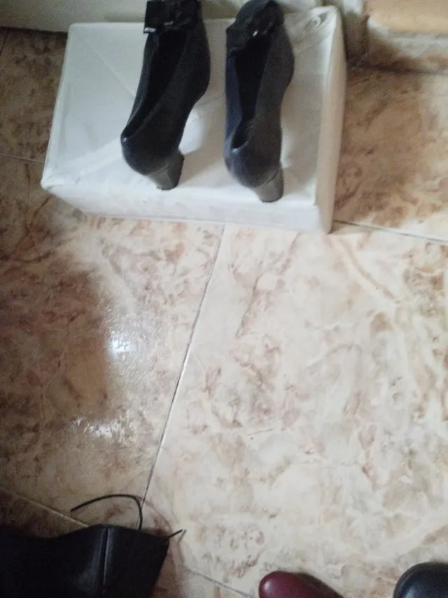 Zapatos de tacón con lazo azul marino