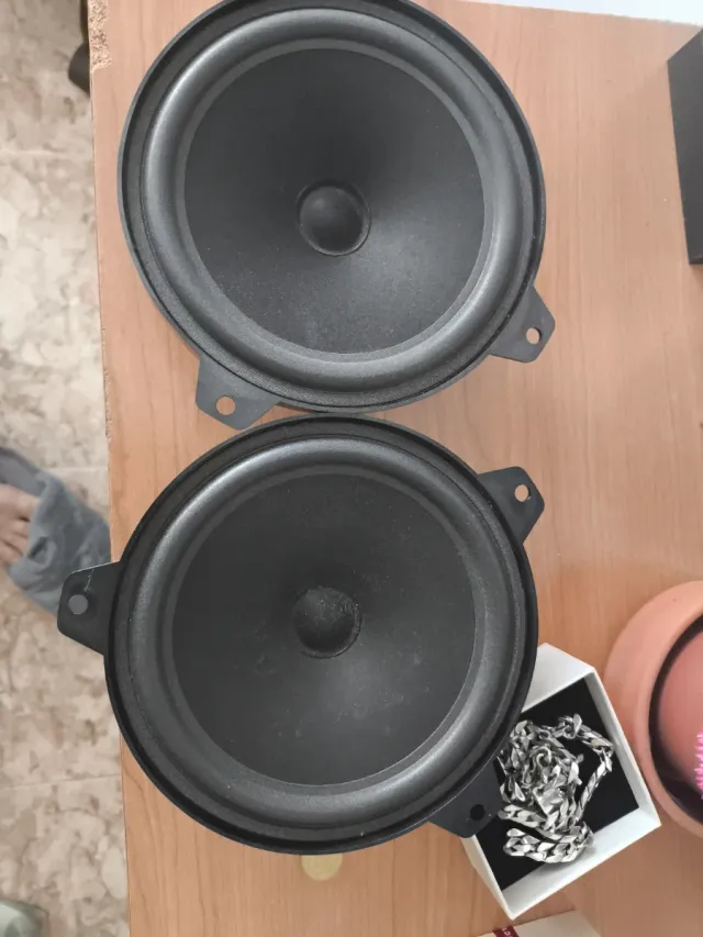 4 altavoces coche negros BMW E46