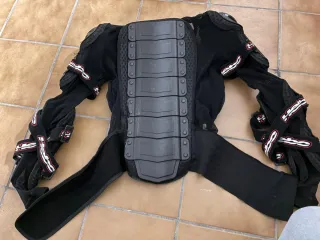 Peto Enduro Protector Motocross Hebo