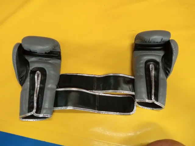 Guantes K1 Kick Boxing Buddha 12oz