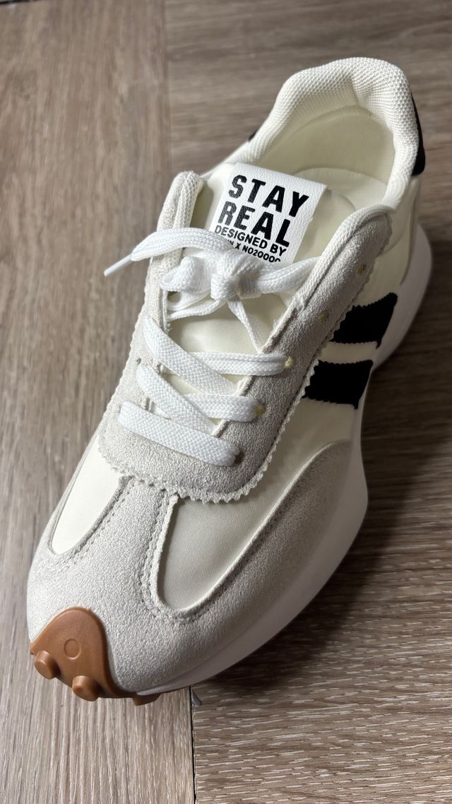 Deportivas STAY REAL Blancas y Negras