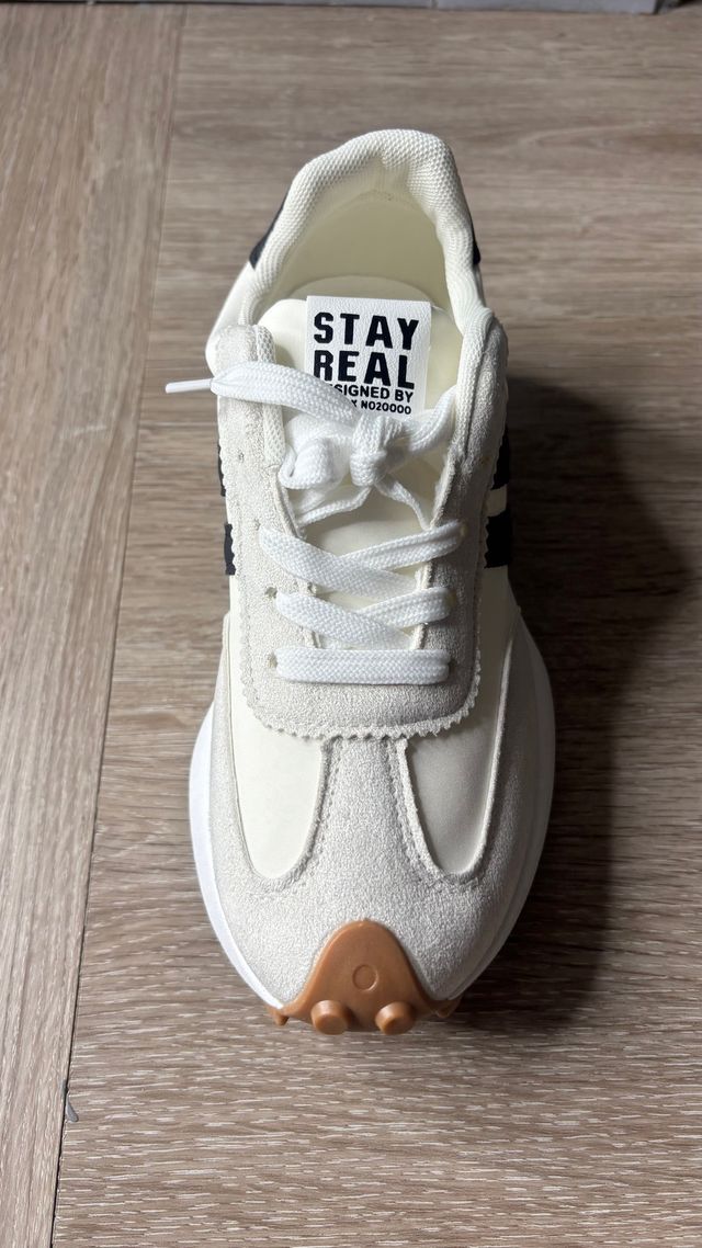 Deportivas STAY REAL Blancas y Negras