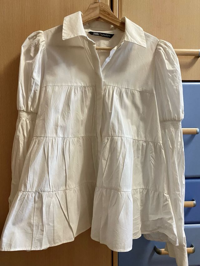 Camisa Zara blanca evasé manga abullonada
