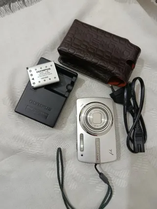 Cámara Olympus u-820 Plata y Marrón